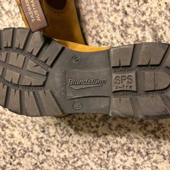 Blundstone Tan Leather Boots - Picture 4 of 4